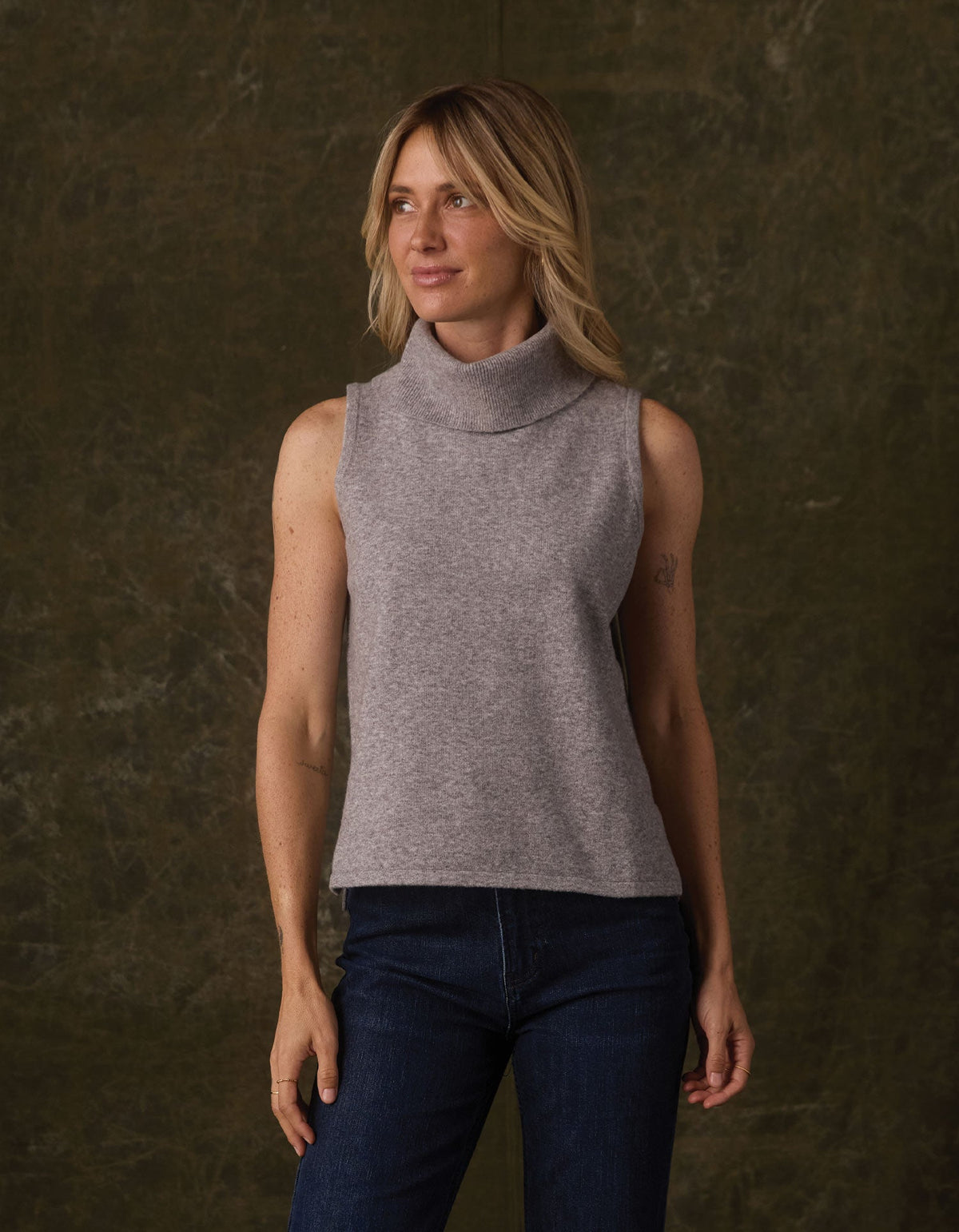 Arvada Hi-Neck Sweater Tank in Heather Grey